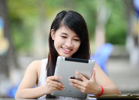 タブレット女の子