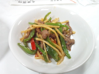 牛肉とピーマン炒め