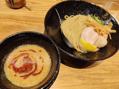 ǻ���ܤĤ����