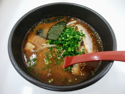 濃厚魚介焙煎ごまみそらーめん
