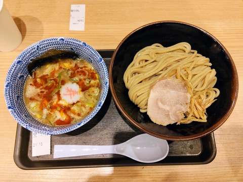 ��Ϸ�Ĥ����