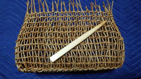 あけび蔓 編み蔓(細い) あけび蔓 編み蔓(細い) 和島常男 あけびの蔓 手提げ並編み上