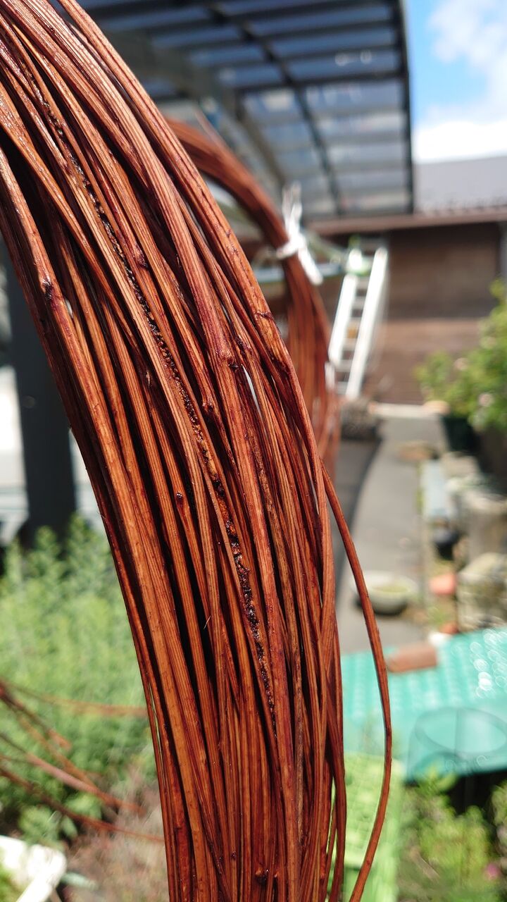 アケビの蔓細工 製白蔓を染める : 里山暮らしの雑記帳