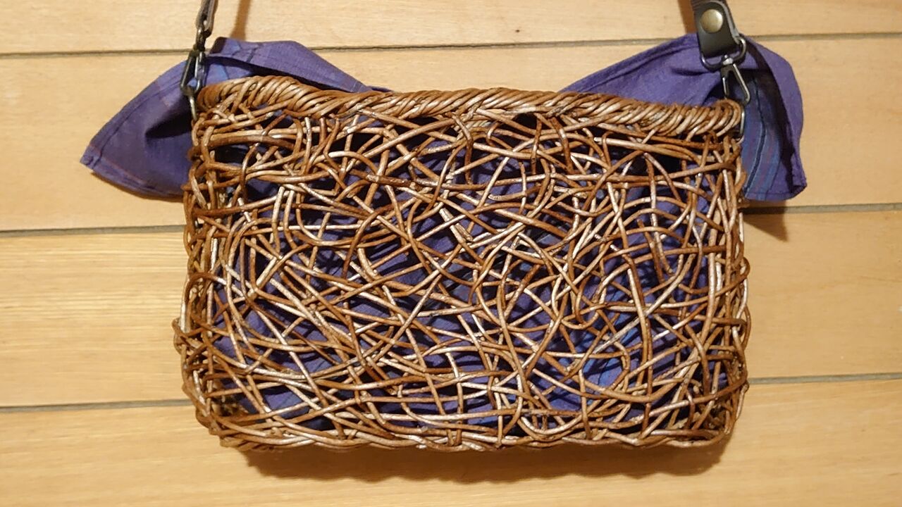 アケビの蔓細工 それぞれの編み方の特徴その2（乱れ編み、矢