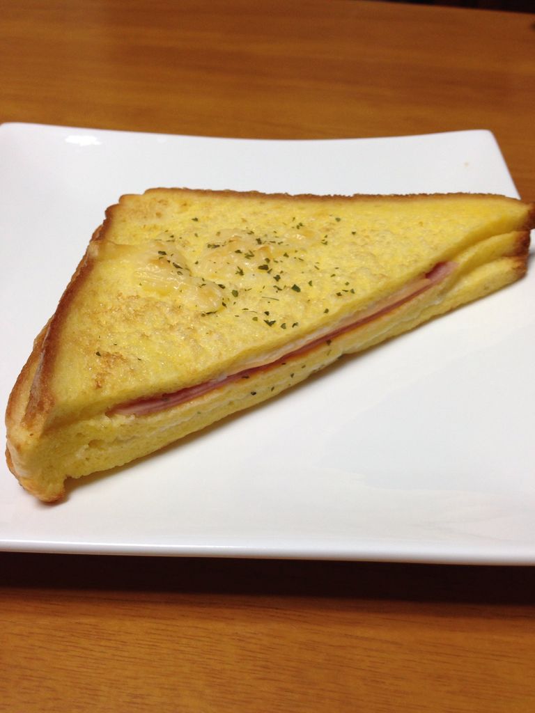 フレンチトースト研究会
	  【Family Mart】フレンチトーストサンド(ハム&チーズ)
	コメント
