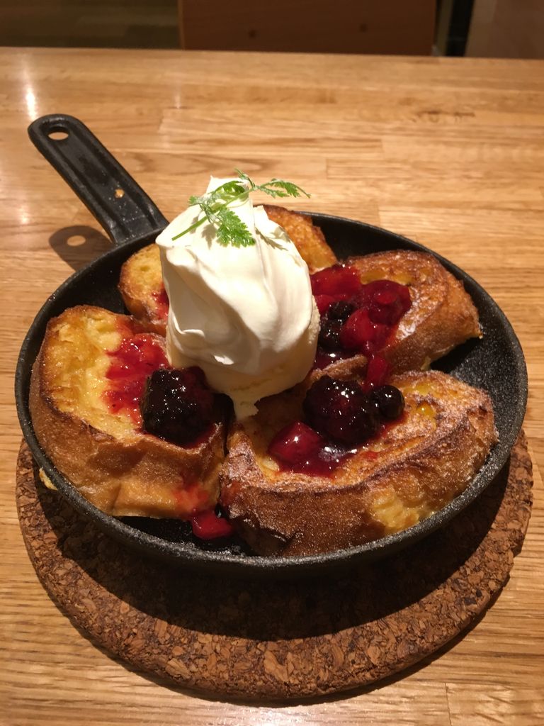 Flags Cafe Dining ミックスベリーのフレンチトースト フレンチトースト研究会 Flags Cafe Dining ミックスベリーのフレンチトースト フレンチトースト研究会