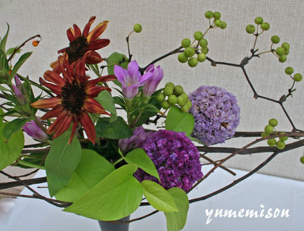 フラワーアレンジ、茶色のひまわり
