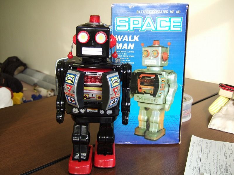 ブリキロボットの複製品 退職したらご近所を開拓 ブリキロボットの複製品 退職したらご近所を開拓