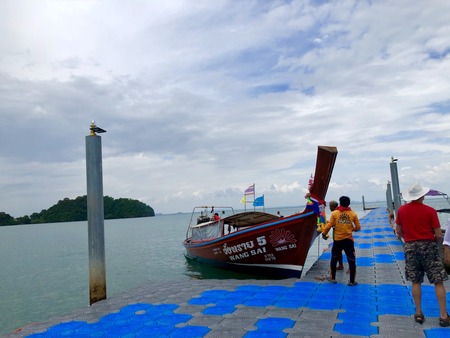 E100F95B-469D-4CDC-9236-9C9233B26F93