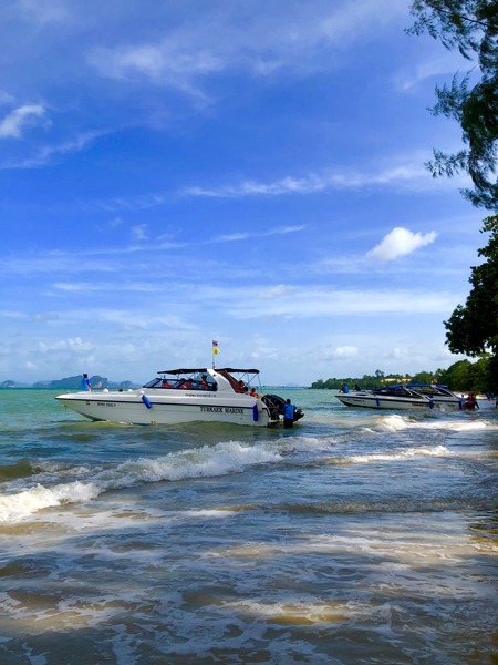 862E09BD-3CAB-4BE1-8640-004FA135E7F2