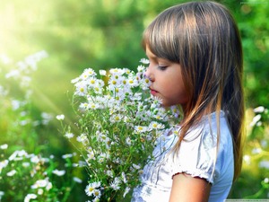 child-and-flowers_58983