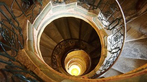 spiral-staircase-570139_1280