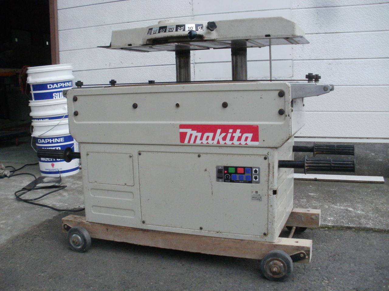 マキタ 中古 100v 超仕上カンナ LP2502C 250mm オートリターン : 木工