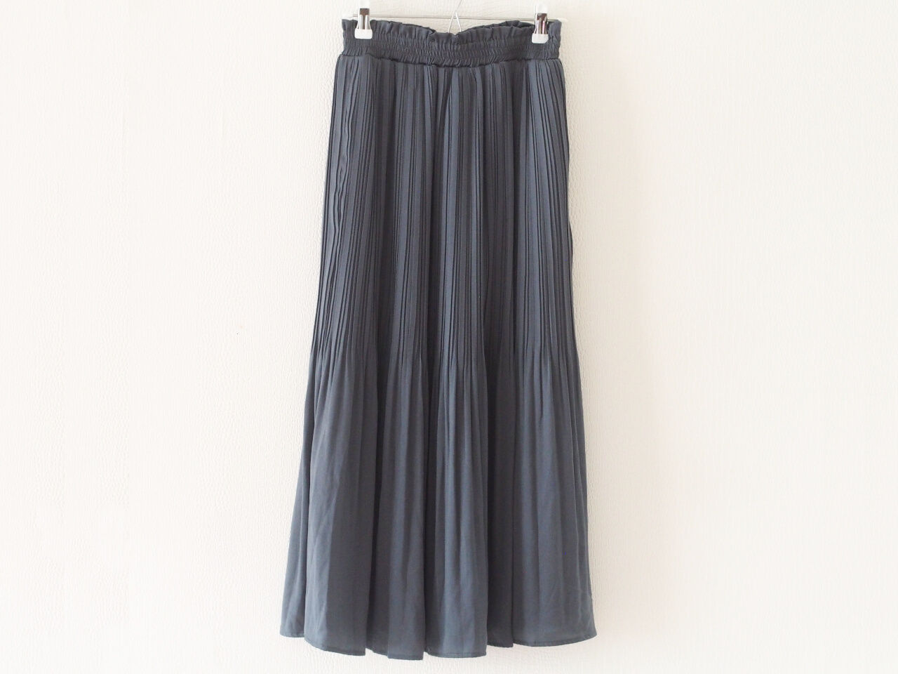 しまむら グリーンのサテンスカートが主役 プチプラのあや 新作で大人カジュアルコーデ しまむらコーデ365日 Powered By ライブドアブログ