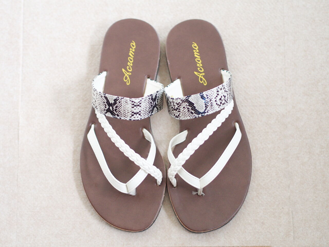 アベイル トングサンダルが1 280円 パイソン柄でクールに しまむらコーデ365日 Powered By ライブドアブログ