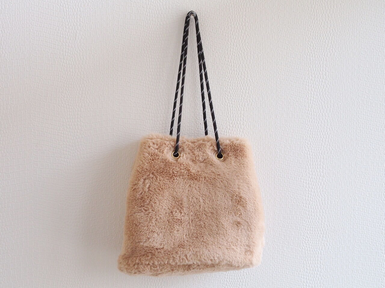 しまパト 人気コラボ プチプラのあや Hk Works Londonファーバッグ2個買い しまむらコーデ365日 Powered By ライブドアブログ