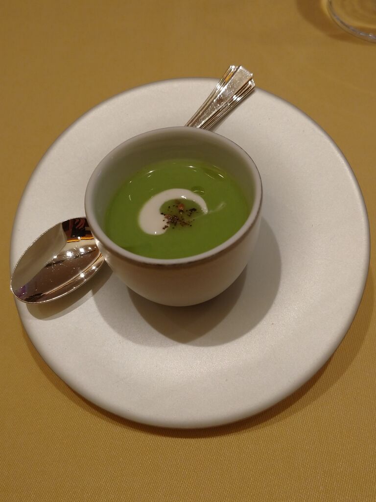 磁石でくっつくスープカップとミッキーチョコ エンパイアグリルクリスマスランチコース ディズニーホテルレストランのクリスマス その15 アラフィフ主婦のディズニー年パス日記 磁石でくっつくスープカップとミッキーチョコ エンパイアグリルクリスマスランチコース ディズニーホテルレストランのクリスマス その15 アラフィフ主婦のディズニー年パス日記