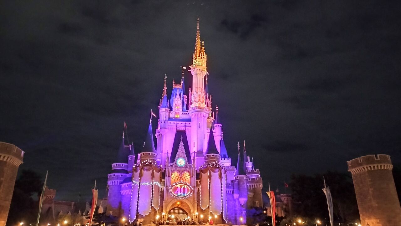 【新品】ディズニー ジオラマ ライト シンデレラ城 ミッキーのクリスマスキャロル ディズニー ジオラマ ライト シンデレラ城ミッキーのクリスマス