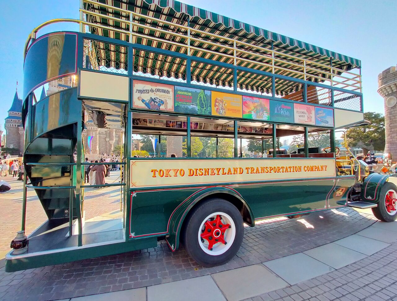 オムニバスとシンデレラ城 21クリスマス花火とナイトパレードを楽しむディズニーランドその16 アラフィフ主婦のディズニー年パス日記