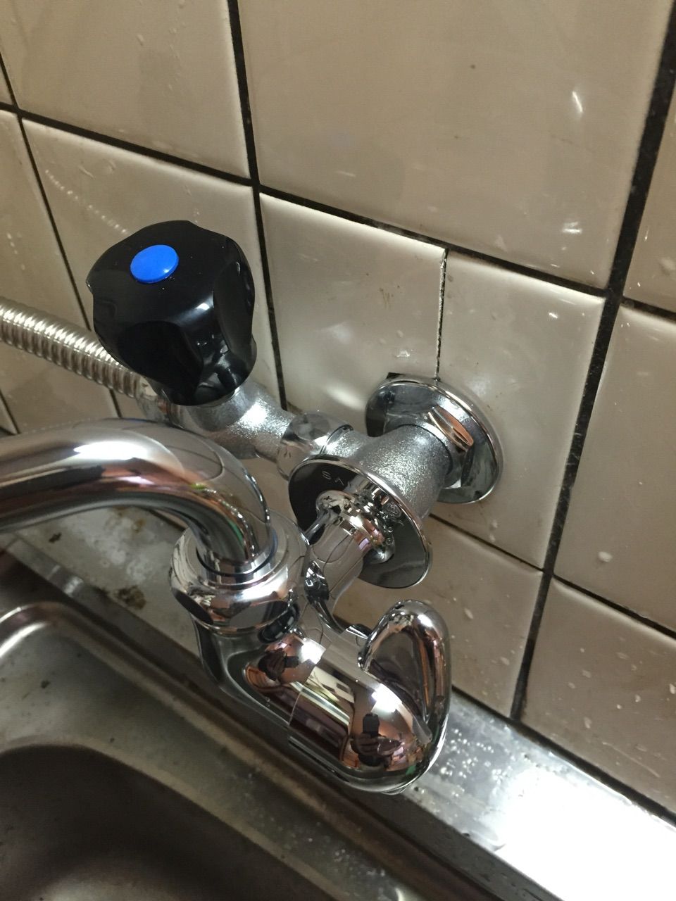 台所の蛇口 水が出ない 給湯器からお湯が出ない 京都市 水もれドルフィンの安心だいじょうブログ