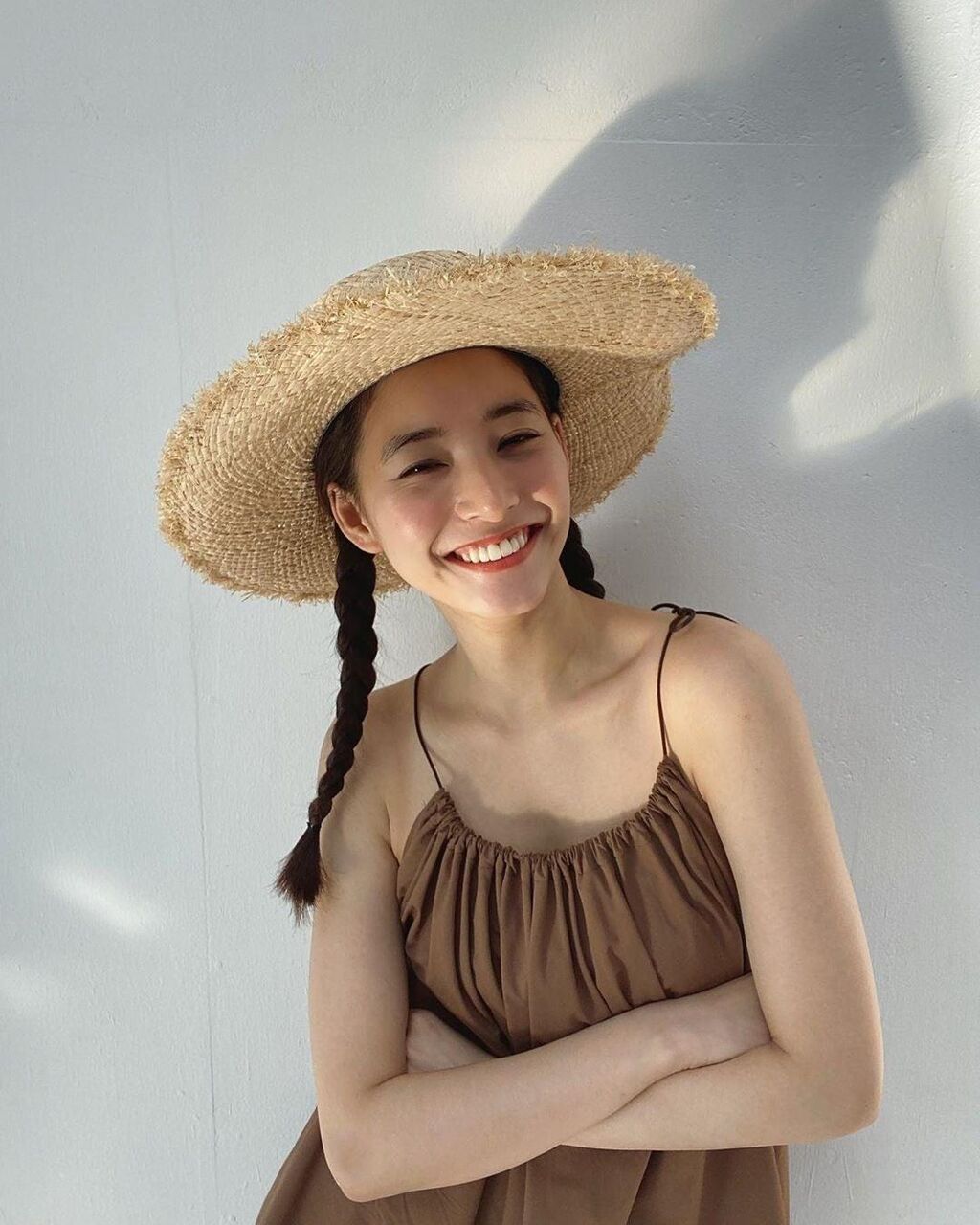 【SEXY】【新木優子】美脚が透けてるセクシードレス