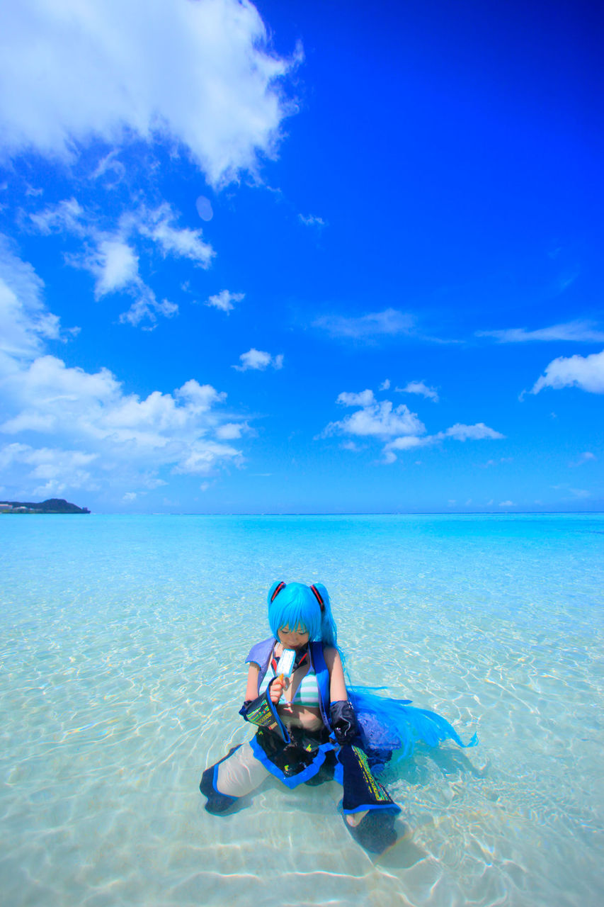 【美女】初音ミクコスプレイヤーの南国ビーチ撮影が楽園感↑↑で良い！