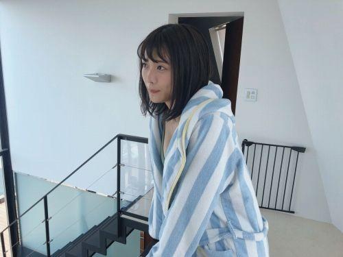 【S級美女】石田桃香 初水着グラビアがエロい谷間画像