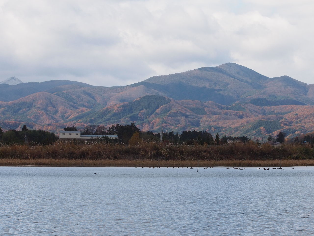 奥羽山脈の風景 福島県郡山市 みずほ旅館記