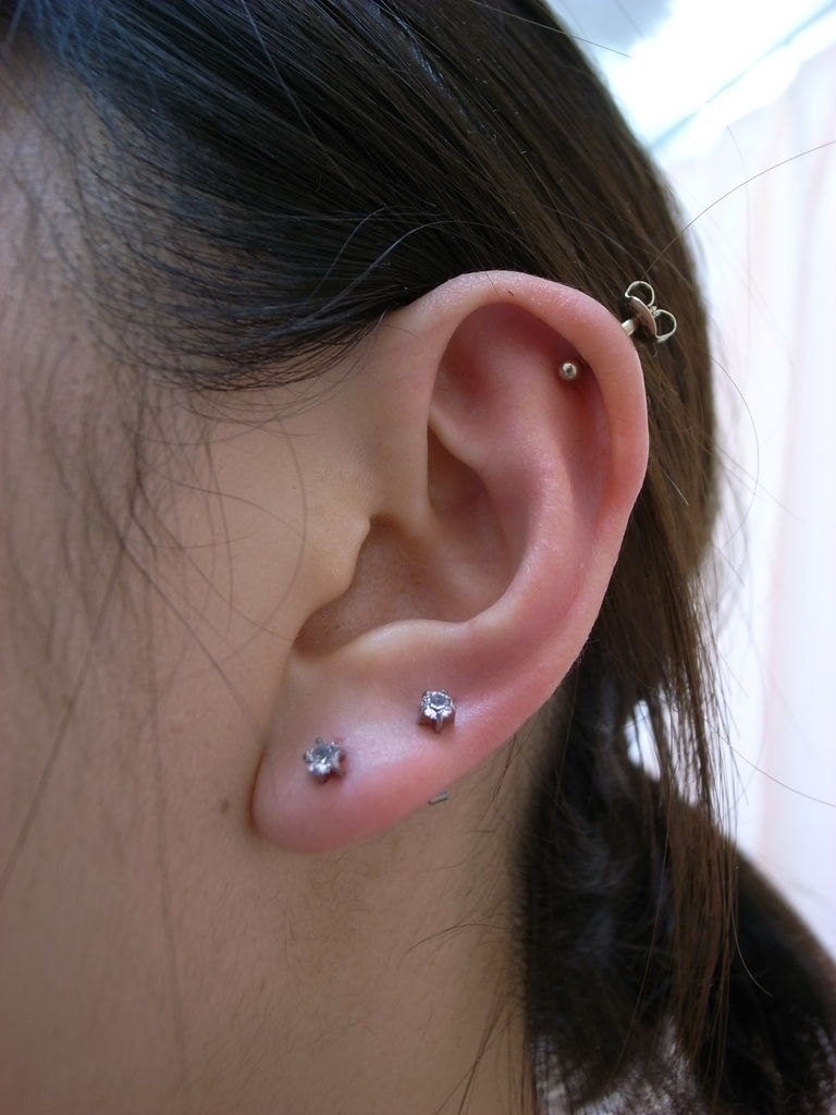 道 気がついて 挽く 耳 軟骨 ピアス Cheese And Olive Jp