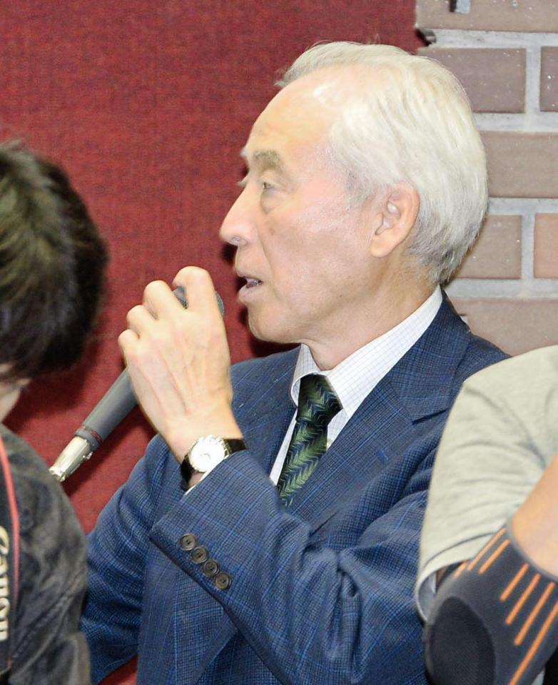 アメフト 日大 内田正人前監督と井上奨コーチが緊急会見 内田氏は大学の常務理事の職務を一時停止し謹慎 井上コーチは辞任 74 それな速報