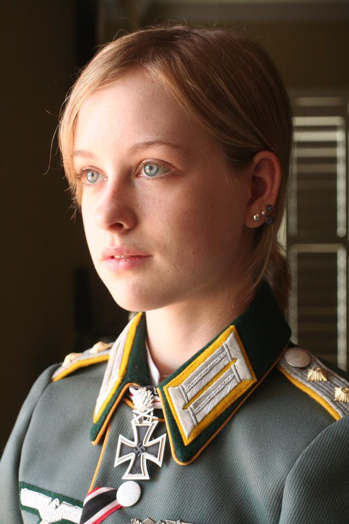 速報 ナチス ドイツのどちゃシコ軍人娘の画像が発見される 無断転載禁止 C 2ch Net みずそく W 速報 ナチス ドイツのどちゃシコ軍人娘の画像が発見される 無断転載禁止 C 2ch Net みずそく W
