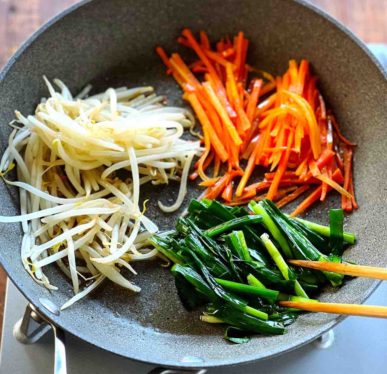 ♡フライパン1つ！ひき肉でラクうまビビンバ♡【#もやし #ニラ #人参