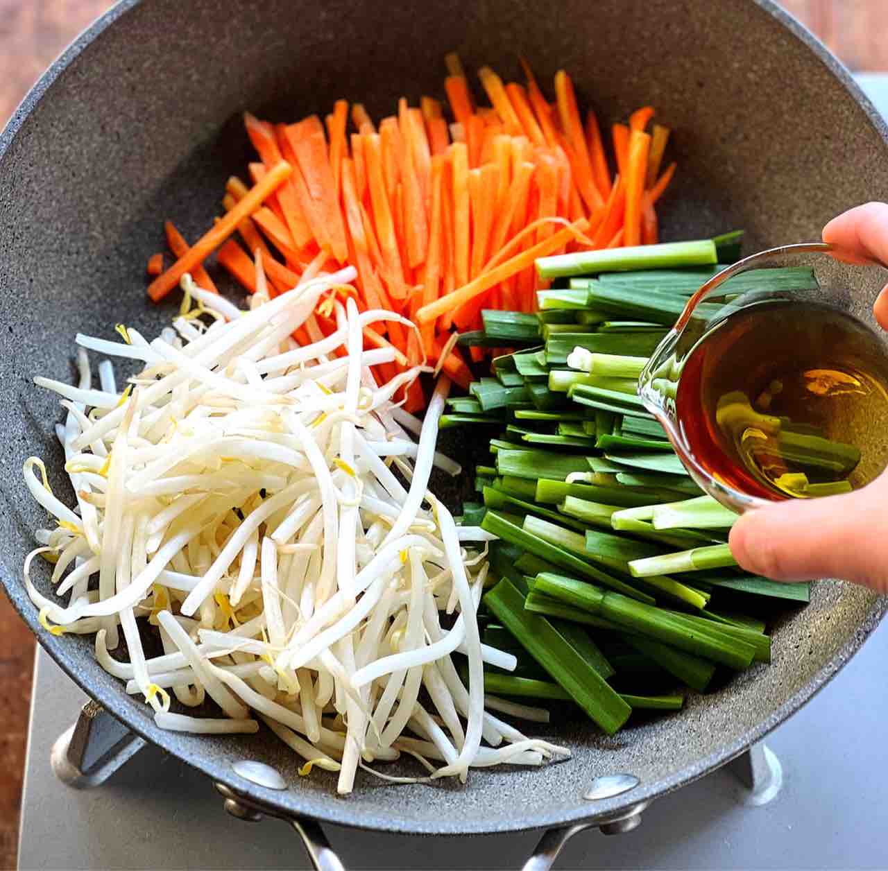 ♡フライパン1つ！ひき肉でラクうまビビンバ♡【#もやし #ニラ #人参