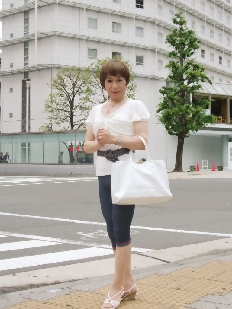 レギンスファッション 横浜大通公園にて 愛 アイ の女装日記 レギンスファッション 横浜大通公園にて 愛 アイ の女装日記