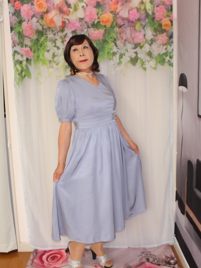 花柄パフスリーブグリーンVネックワンピ