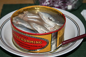 300px-Serving_Surströmming