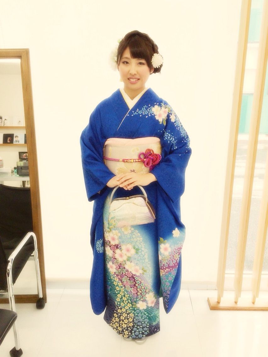 成人式 青い振袖でお嬢様 お仕度店 Raffine ラフィネ 成人式 青い振袖でお嬢様 お仕度店 Raffine ラフィネ