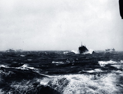 写真12_荒天の大西洋