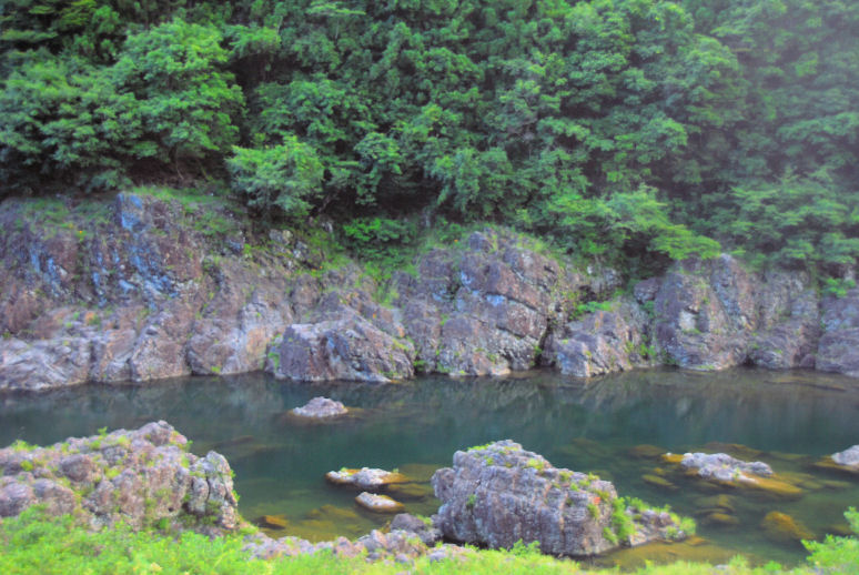 https://livedoor.blogimg.jp/mk2kpfb/imgs/1/8/18329c79.jpg