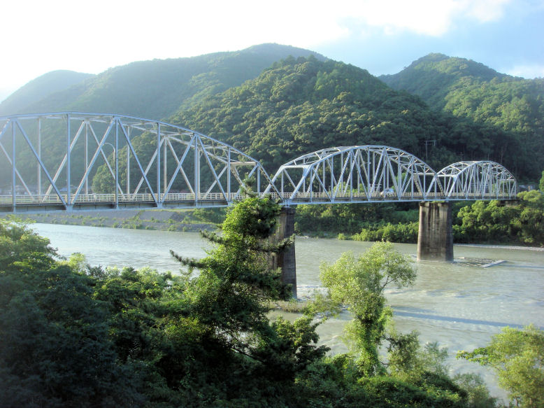 https://livedoor.blogimg.jp/mk2kpfb/imgs/e/1/e12d2e4c.jpg