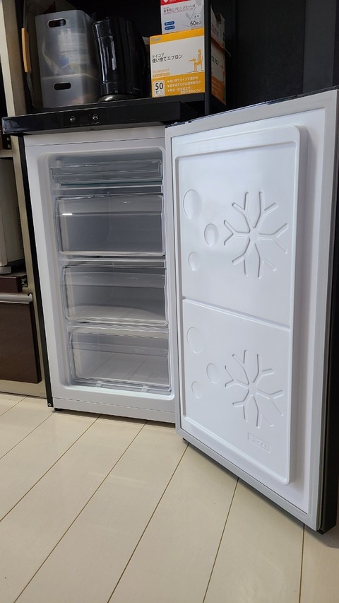 MAXZEN 冷凍庫 小型 64L 右開き ノンフロン フリーザー ストッカー