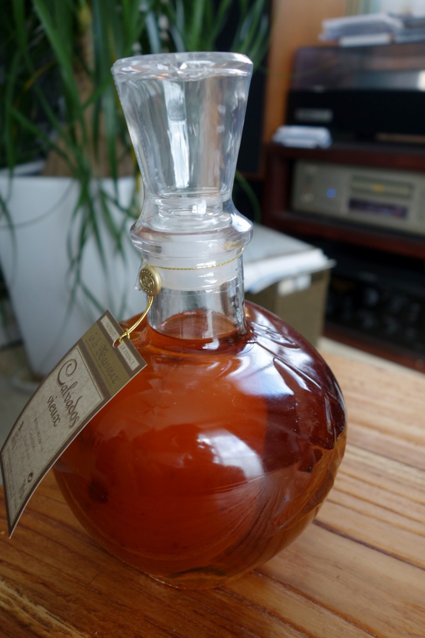 マスネ社のカルヴァドス 燃えるゴミは明日