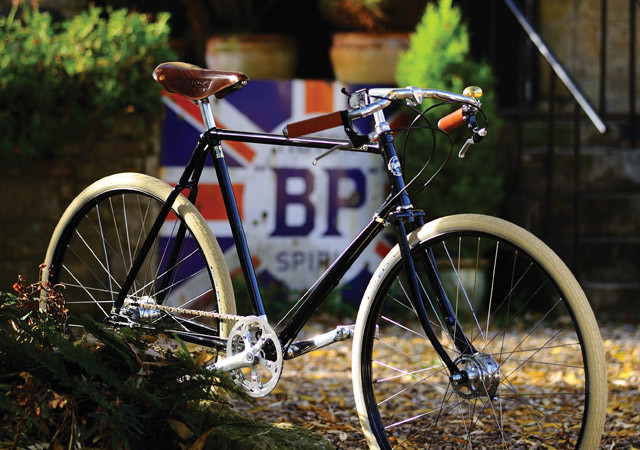 パシュレイの自転車が気になる… : 燃えるゴミは明日