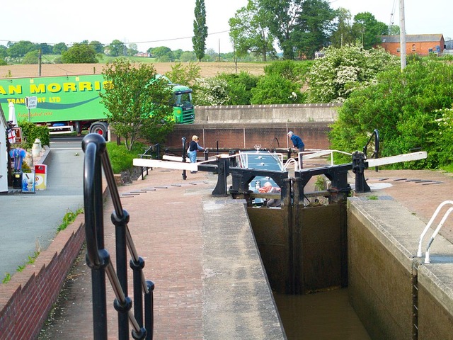 narrow_boat_transport_hgv_transport