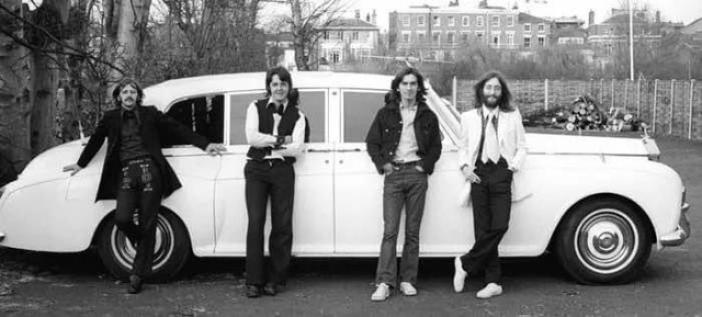 ビートルズが愛したクルマたち（ジョン・レノン編） : 燃えるゴミは明日