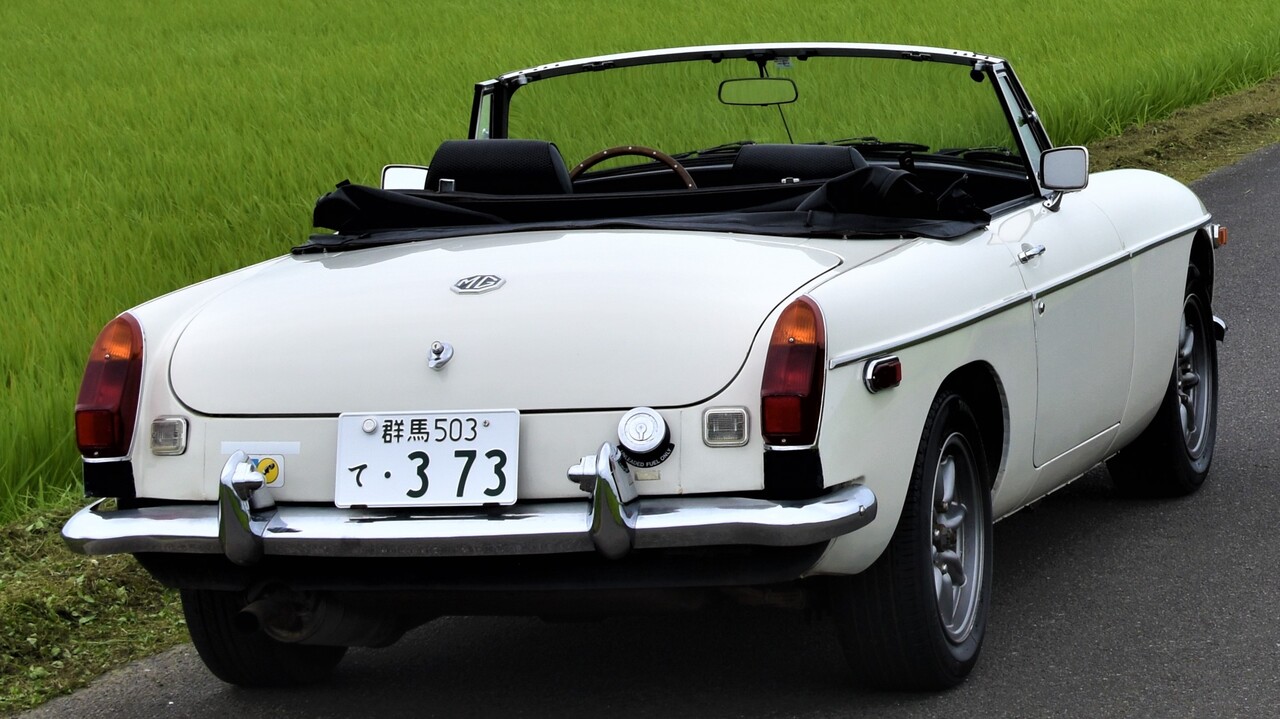 年式と製造年とモデルイヤーとシリーズの関係（MGB) : 燃えるゴミは明日
