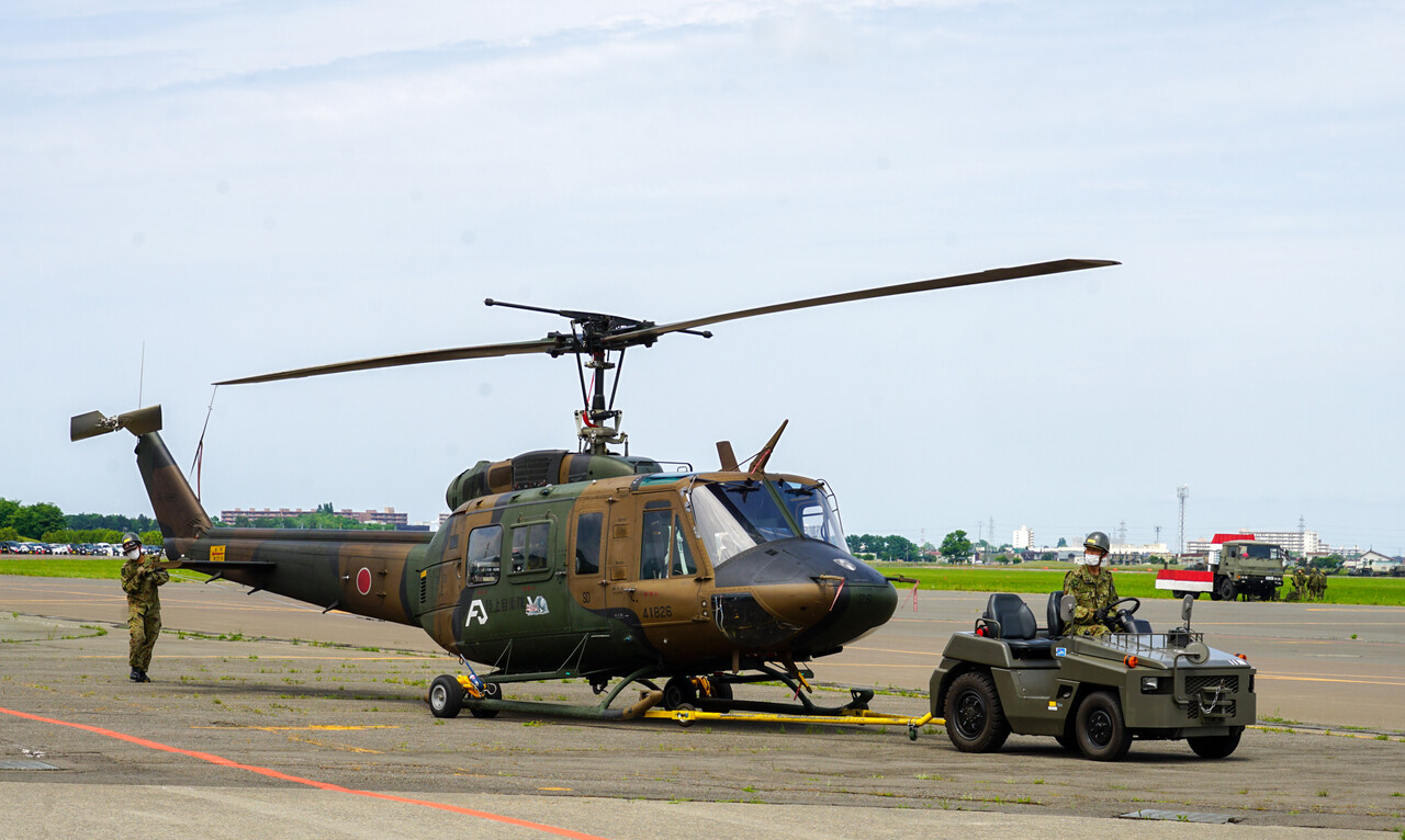 トミーテック　技MIX UH-1H 丘珠駐屯地　那覇駐屯地　セット トミーテック 技MIX UH-1H 丘珠駐屯地 那覇駐屯地 セット 【公式通販】