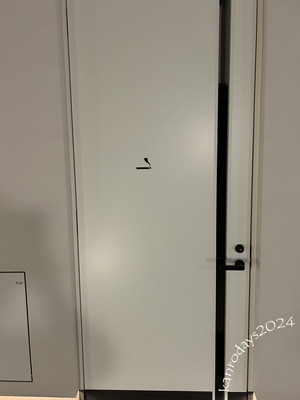 喫煙室ドア