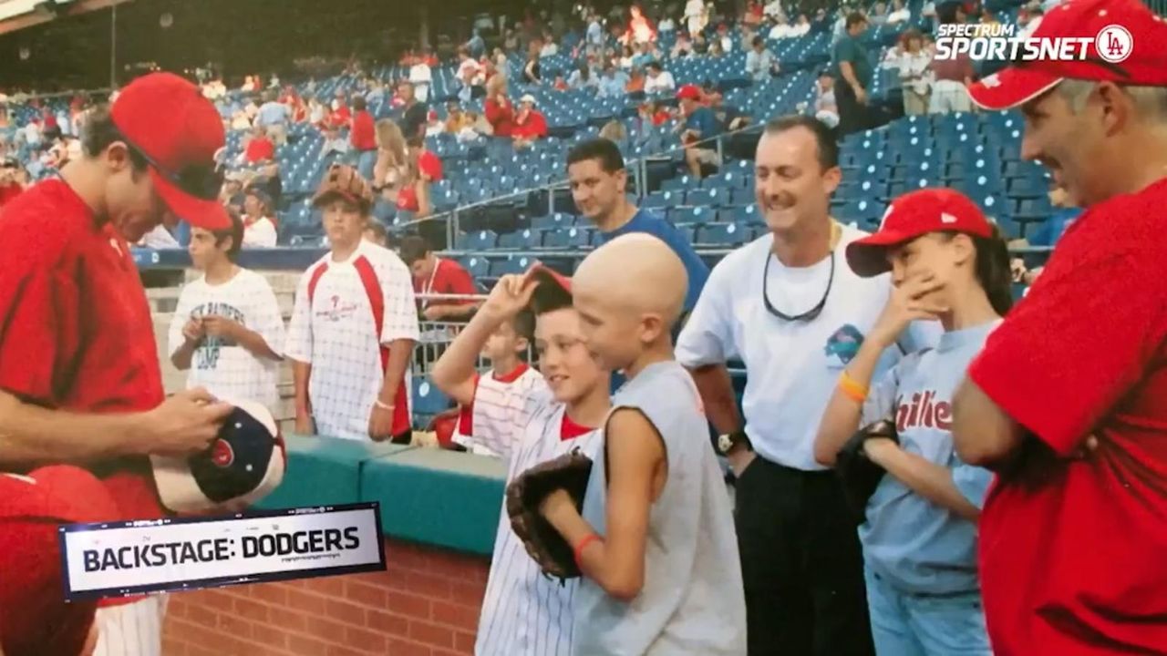 アトリーにサインをもらったがん患者の少年が ドジャースの選手となってクラブハウスで再会 Mlb Note アトリーにサインをもらったがん患者の少年が ドジャースの選手となってクラブハウスで再会 Mlb Note
