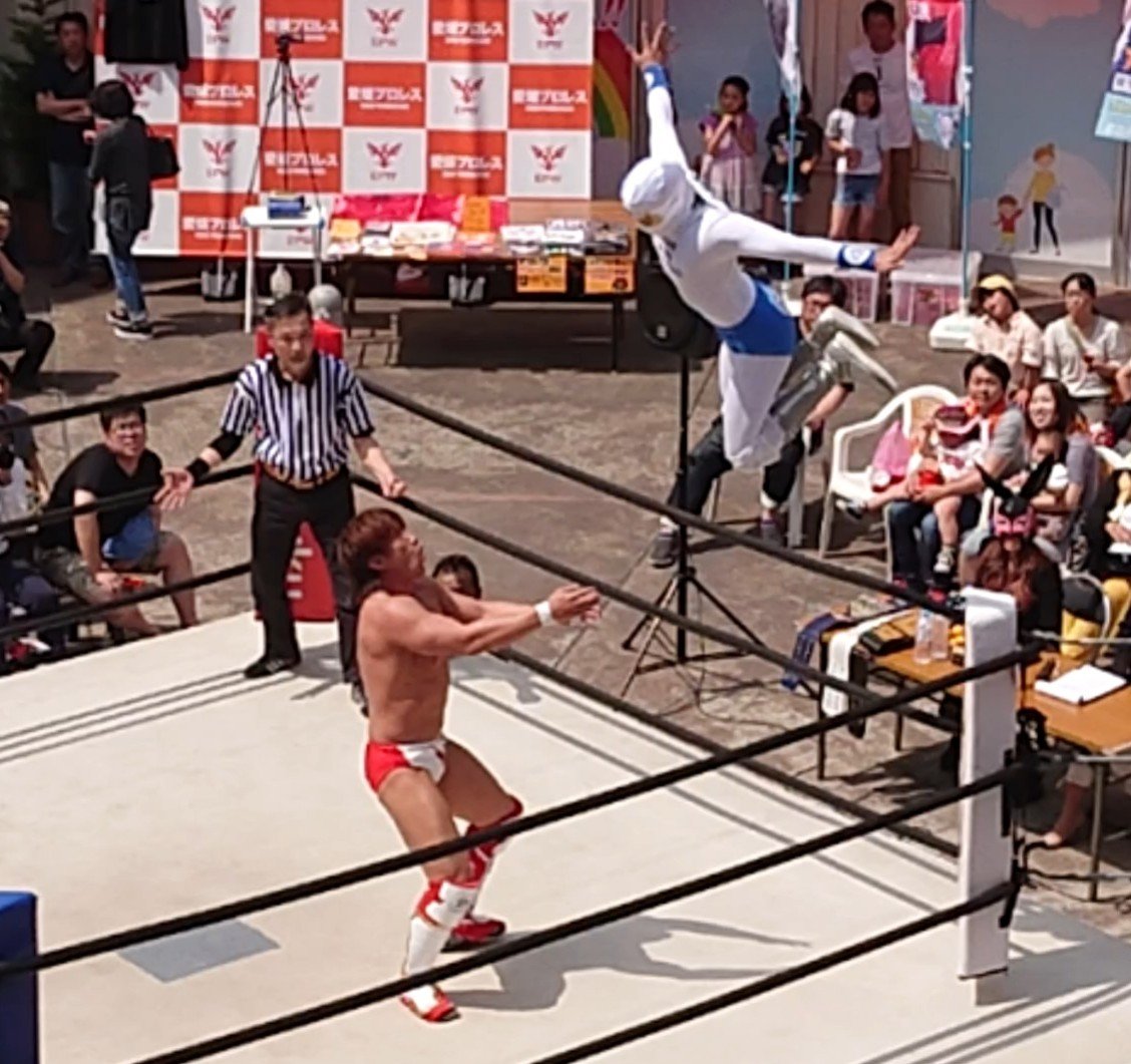 マスクマンの正体の追求 さぬきプロレス マスクマンの正体の追求 さぬきプロレス